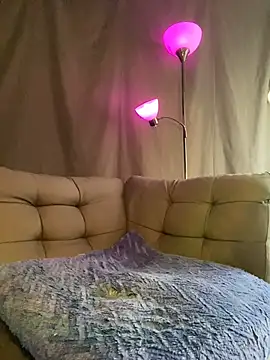 xoxoHotCoCo online show from April 26, 5:32 pm