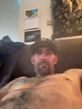 Snapshot of hornycouple818 chatting on February 7, 6:03 am hornycouple818 online show from February 7, 6:03 am