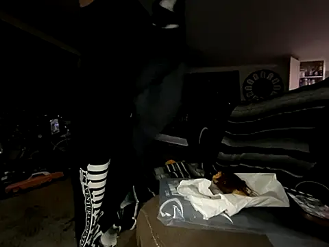 Snapshot of hornycouple818 chatting on September 16, 1:01 pm hornycouple818 online show from September 16, 1:01 pm