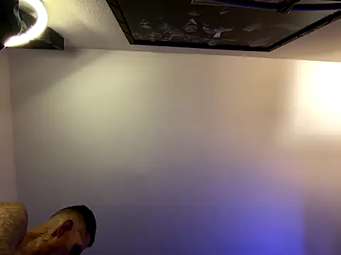 Snapshot of hornycouple818 chatting on September 18, 7:43 am hornycouple818 online show from September 18, 7:43 am