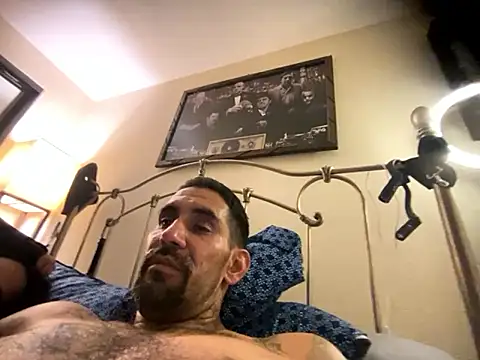 Snapshot of hornycouple818 chatting on October 1, 8:20 am hornycouple818 online show from October 1, 8:20 am