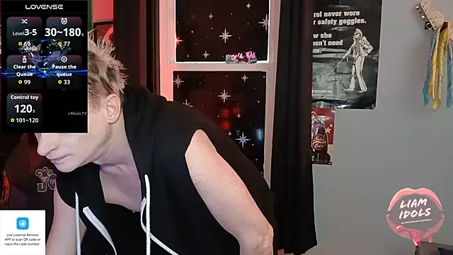 Snapshot of LiamIdols chatting on February 24, 6:39 pm LiamIdols online show from February 24, 6:39 pm