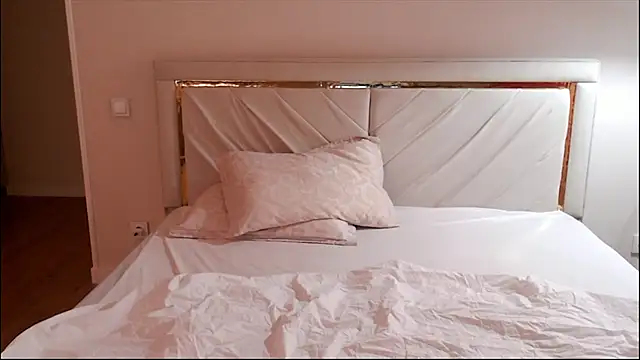 mystiksirenn online show from February 19, 4:12 am