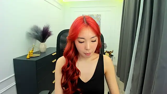 AnnaReyla online show from February 28, 7:15 pm