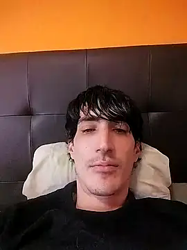 Snapshot of moutt99 chatting on January 15, 10:06 am moutt99 online show from January 15, 10:06 am