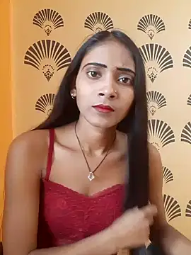 Snapshot of Divya-2007 chatting on February 17, 6:53 am Divya-2007 online show from February 17, 6:53 am