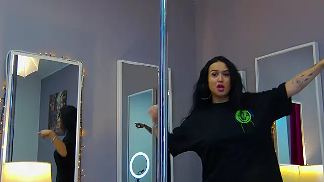 Snapshot of Eva_Lovvia_ chatting on February 26, 1:43 am Eva Lovvia  online show from February 26, 1:43 am