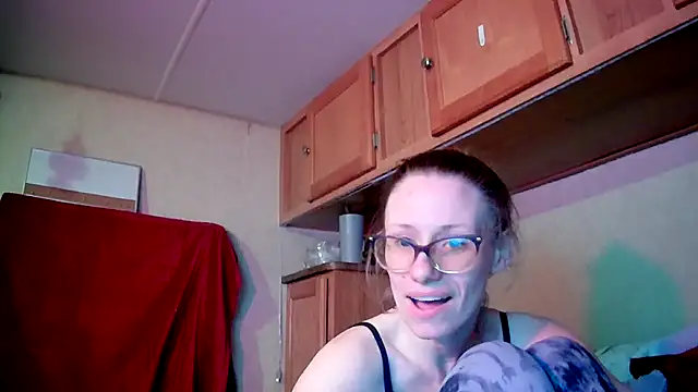 Snapshot of VibeyLovers chatting on February 23, 8:28 am VibeyLovers online show from February 23, 8:28 am