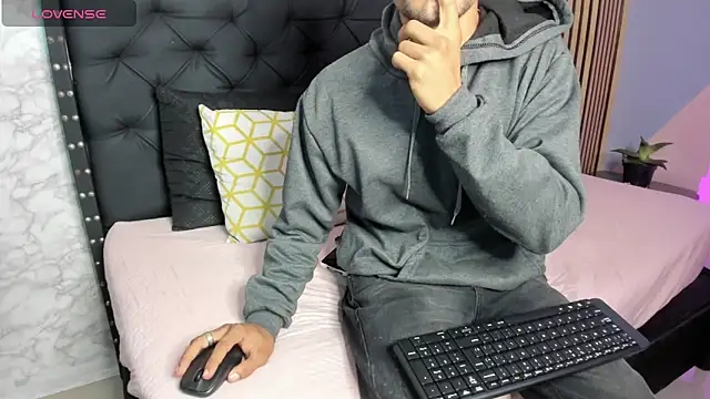 stefany pablo1 online show from March 19, 1:29 pm