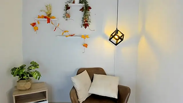 Snapshot of Juliane_su chatting on February 5, 8:46 pm Juliane su online show from February 5, 8:46 pm