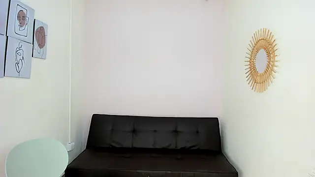 Snapshot of Juliane_su chatting on February 11, 8:31 pm Juliane su online show from February 11, 8:31 pm