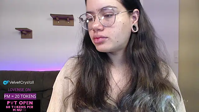 crystalll room online show from November 12, 6:25 am