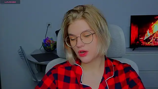  JessieVibes online show from February 13, 4:39 pm