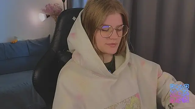 Snapshot of _JessieVibes chatting on June 18, 1:37 pm JessieVibes online show from June 18, 1:37 pm