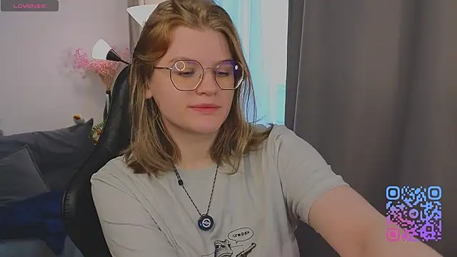 Snapshot of _JessieVibes chatting on July 5, 2:13 pm JessieVibes online show from July 5, 2:13 pm