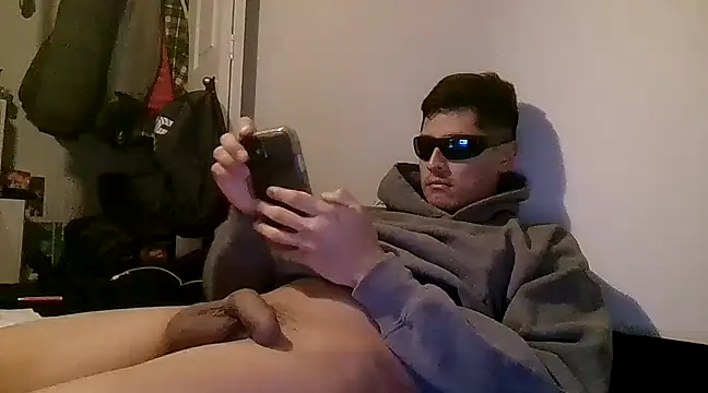 PerroDemonioHot online show from February 6, 5:46 am