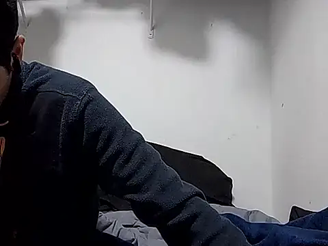 PerroDemonioHot online show from January 15, 1:43 am