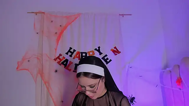 Snapshot of Marianagarcia01 chatting on November 2, 11:40 pm Marianagarcia01 online show from November 2, 11:40 pm