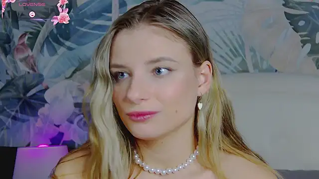 LanaSparks online show from March 7, 11:40 am