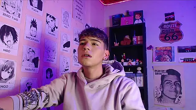 Snapshot of Mickey_Magic chatting on January 31, 6:46 am Mickey Magic online show from January 31, 6:46 am