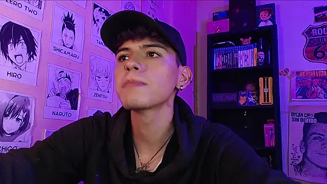 Snapshot of Mickey_Magic chatting on February 9, 5:50 am Mickey Magic online show from February 9, 5:50 am