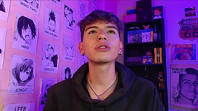 Snapshot of Mickey_Magic chatting on February 9, 8:54 am Mickey Magic online show from February 9, 8:54 am