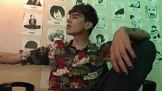 Snapshot of Mickey_Magic chatting on February 22, 5:02 am Mickey Magic online show from February 22, 5:02 am