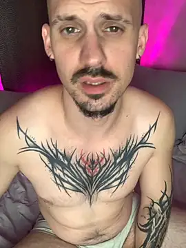 Snapshot of AssHunter4k chatting on September 15, 6:08 pm AssHunter4k online show from September 15, 6:08 pm
