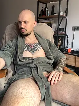 AssHunter4k online show from December 2, 8:41 am