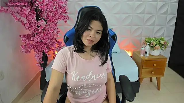 adarna13  online show from March 21, 10:39 pm