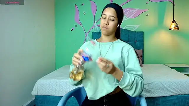 Connie Bell online show from October 20, 7:58 pm