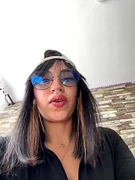 Snapshot of MiaFlamesxxx chatting on November 27, 2:52 pm MiaFlamesxxx online show from November 27, 2:52 pm