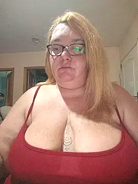 Snapshot of diosacurvy1984 chatting on November 4, 7:29 am diosacurvy1984 online show from November 4, 7:29 am