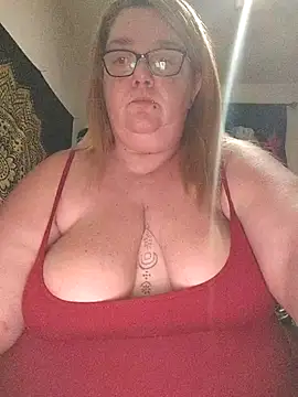 Snapshot of diosacurvy1984 chatting on November 14, 10:51 pm diosacurvy1984 online show from November 14, 10:51 pm