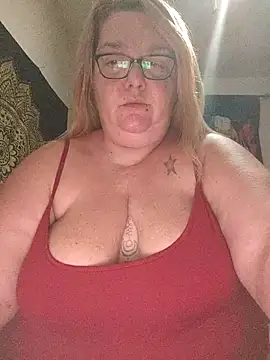 Snapshot of diosacurvy1984 chatting on November 15, 6:15 pm diosacurvy1984 online show from November 15, 6:15 pm