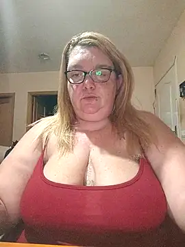 Snapshot of diosacurvy1984 chatting on December 5, 8:01 am diosacurvy1984 online show from December 5, 8:01 am