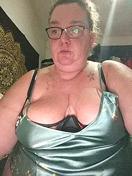 diosacurvy1984 online show from January 10, 6:42 pm