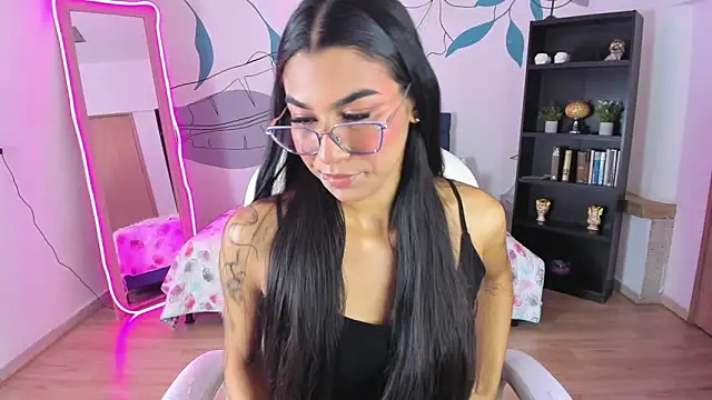 Snapshot of Dana_Paula chatting on January 8, 11:45 am Dana Paula online show from January 8, 11:45 am