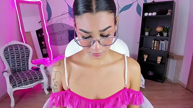 Snapshot of Dana_Paula chatting on February 18, 11:50 am Dana Paula online show from February 18, 11:50 am