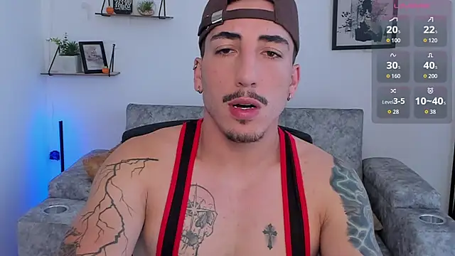 dylanspencer28 online show from October 27, 7:40 pm