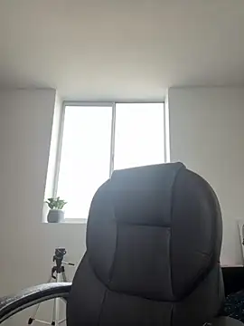 Michell sr online show from October 18, 8:20 pm