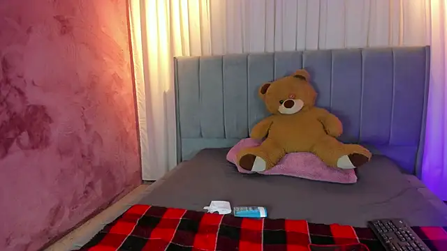 Snapshot of camilapersy chatting on February 12, 1:16 pm camilapersy online show from February 12, 1:16 pm