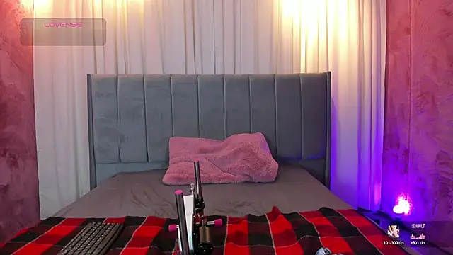 Snapshot of camilapersy chatting on February 22, 12:29 pm camilapersy online show from February 22, 12:29 pm