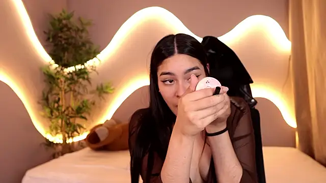 Snapshot of camilapersy chatting on February 7, 12:58 am camilapersy online show from February 7, 12:58 am