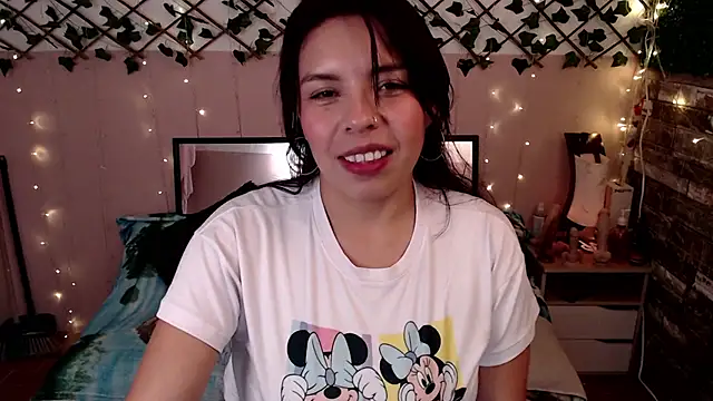 cute bunny95 online show from March 17, 7:15 pm