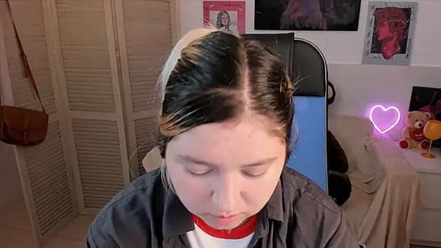 DiaAngell online show from September 23, 5:21 am