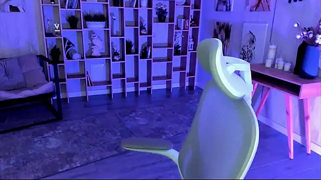 DiaAngell online show from October 10, 7:24 pm