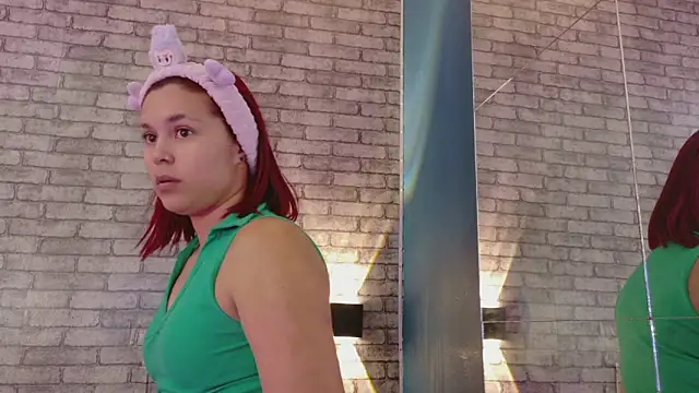 Sophie new25 online show from March 25, 1:06 pm