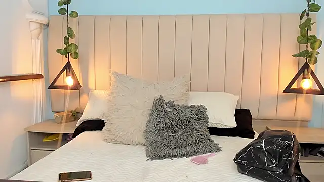 Snapshot of Paulina_Lopezz chatting on February 3, 9:50 pm Paulina Lopezz online show from February 3, 9:50 pm