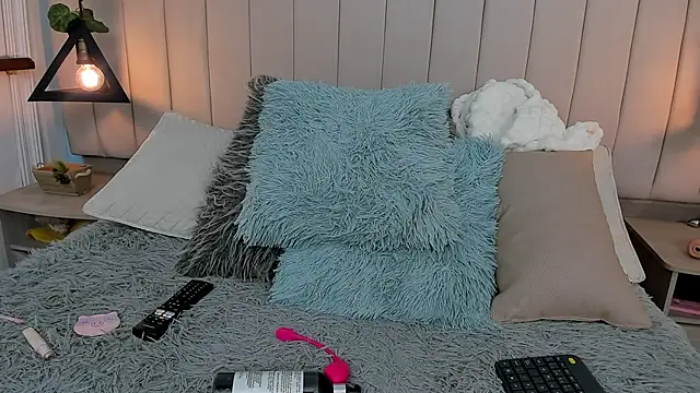 Snapshot of Paulina_Lopezz chatting on March 10, 11:38 pm Paulina Lopezz online show from March 10, 11:38 pm